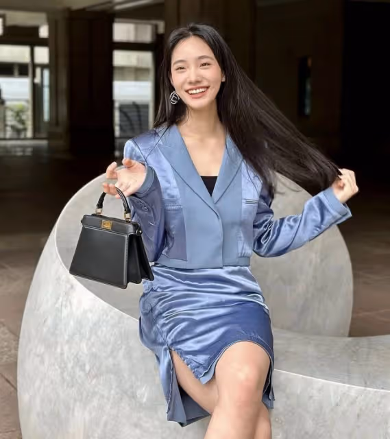 小S二女兒再拍廣告，被指像小孩偷穿大人衣服，撞臉韓國女星妍珍