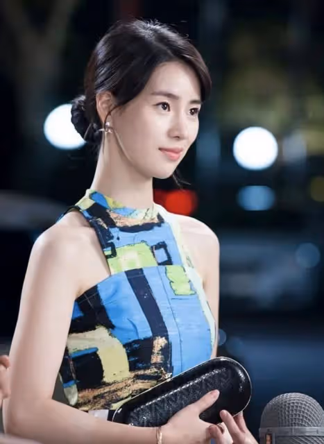 小S二女兒再拍廣告,被指像小孩偷穿大人衣服,撞臉韓國女星妍珍