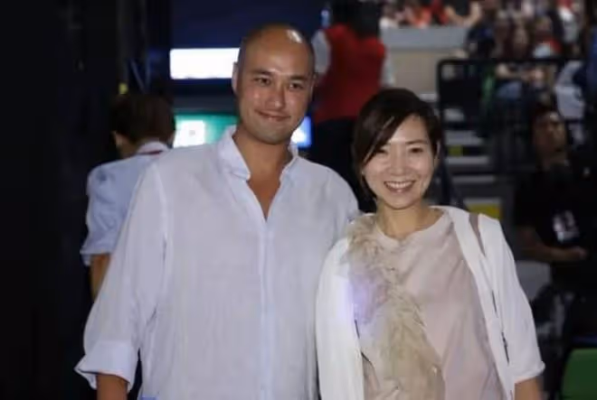 陳小春舊愛疑被外籍老公家暴，傷痕累累哭腫眼，混血寶寶也曾受傷