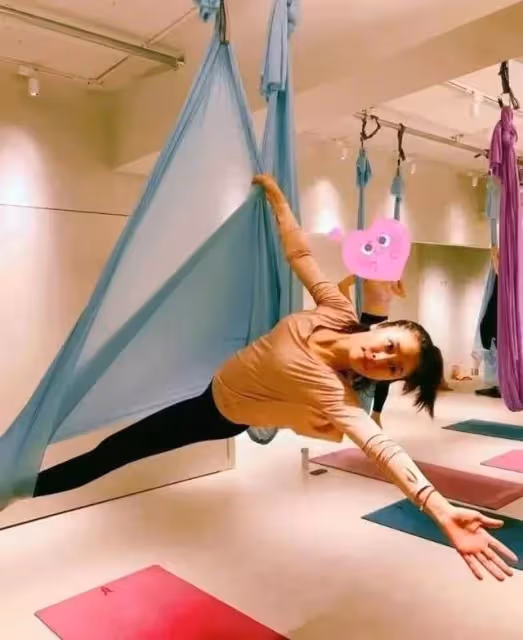 46歲林心如練習「空中瑜伽」,素顏100%曝光!網友感歎:霍建華辛苦了!