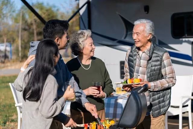 去兒子家養老後,兒媳頓頓五菜一湯,65歲阿姨哭訴:沒臉住下去了