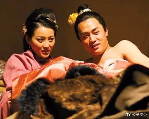 同樣是演「西門慶」,杜淳A級、李強S級,而他就像西門慶本人