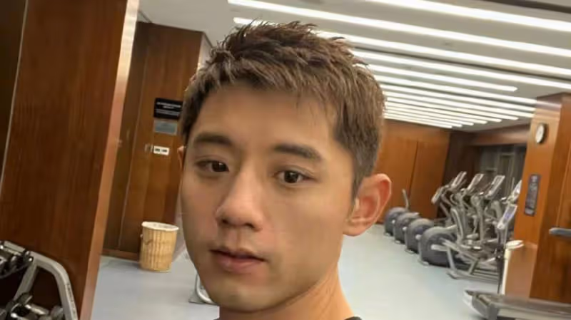 張繼科被多個代言除名，前任景甜將演出新劇，而現任張蕊行為焦急
