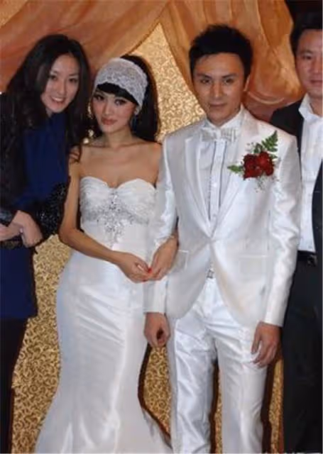 朱楨為愛妻慶生！老婆穿睡衣素顏仍貌美動人，兒子像媽五官似混血
