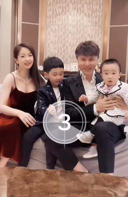 朱楨為愛妻慶生！老婆穿睡衣素顏仍貌美動人，兒子像媽五官似混血