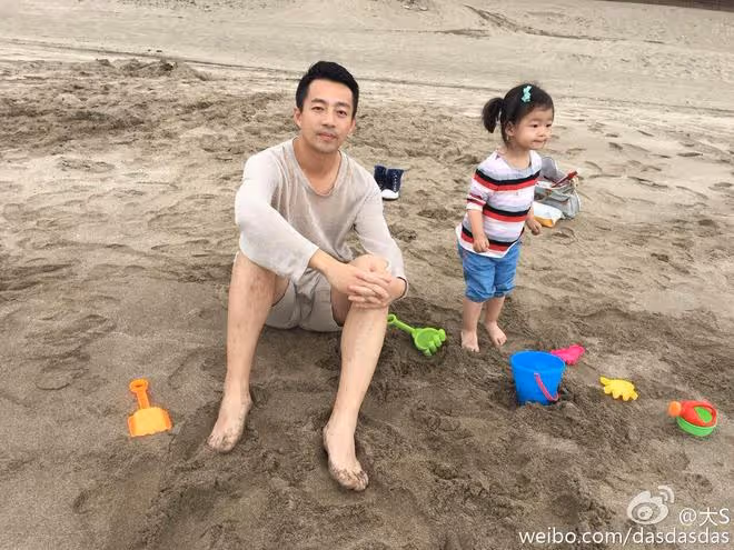 汪小菲帶女兒吃喝玩樂，疑似不受兒子待見，大S曾曝兒子討厭爸爸