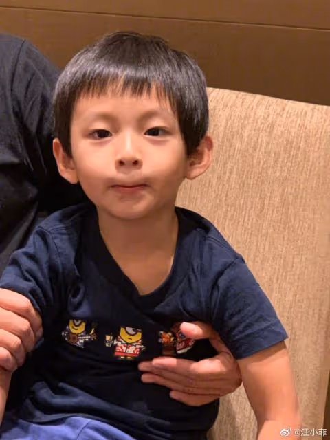 汪小菲帶女兒吃喝玩樂，疑似不受兒子待見，大S曾曝兒子討厭爸爸