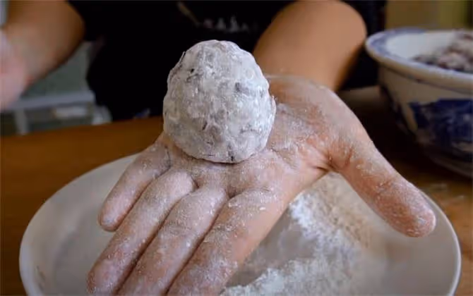 山東水晶粘豆包，不用和面直接做，餡料都是粗糧，糯唧唧吃著真香