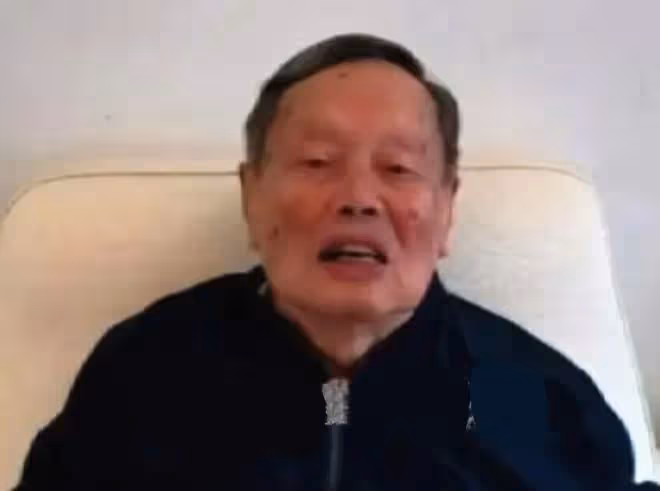 101歲楊振寧罕露面!與林青霞同獲名譽博士,精神奕奕破病危傳聞