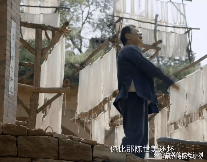 《人生之路》看高加林寧被戳脊梁骨拋棄巧珍,才懂寒門貴子的涼薄