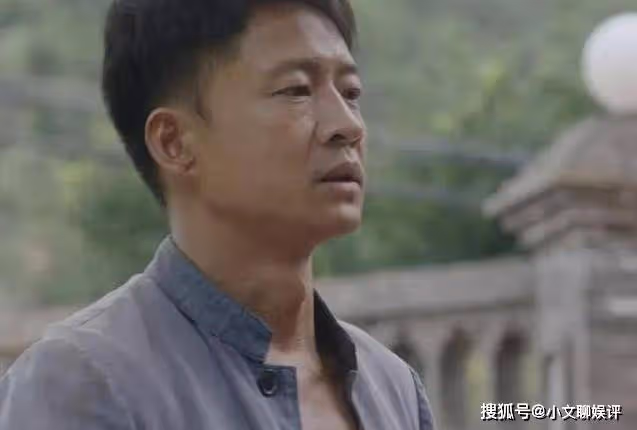 《人生之路》雙星秀禮大婚當天,巧英扯下明樓遮羞布,陳母反應真實