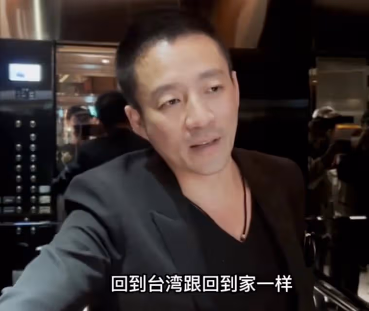 汪小菲和兒女聚會畫面曝光,小玥兒身高到爸爸肩膀,兒子依然不受重視