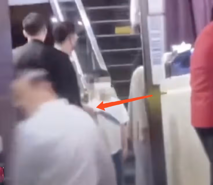 汪小菲和兒女聚會畫面曝光,小玥兒身高到爸爸肩膀,兒子依然不受重視