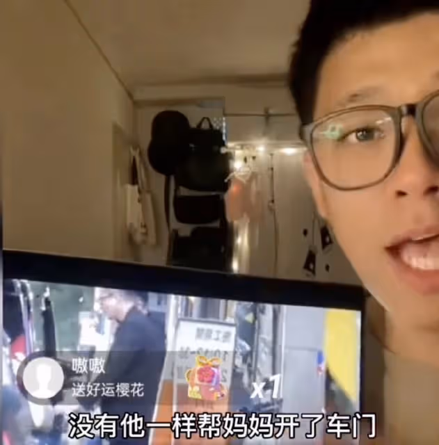 汪小菲和兒女聚會畫面曝光,小玥兒身高到爸爸肩膀,兒子依然不受重視