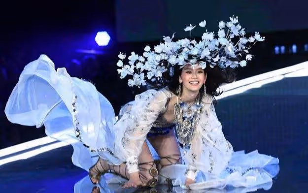 奚夢瑤嫁入豪門後,何猷君卻責備亂花錢,惹其氣憤電話狀告梁安琪