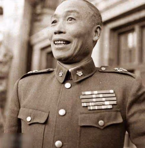 只見過兩次面,75歲李宗仁娶27歲胡友松,稱「我對你一見鍾情」