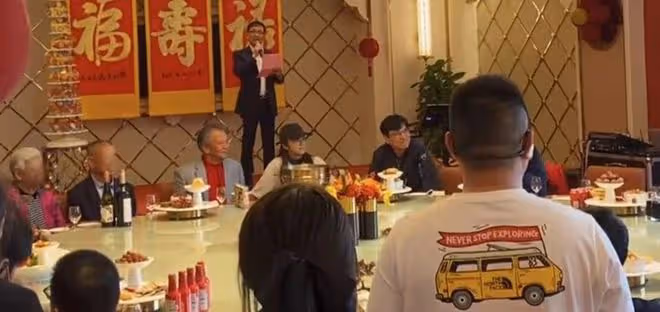 湯唯為父親慶80歲大壽,小腹凸起疑懷二胎,女兒是標準韓國人長相