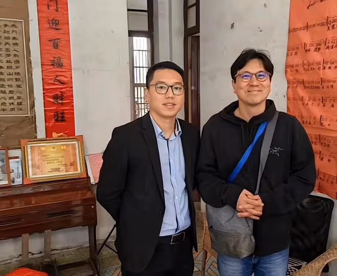 湯唯為父親慶80歲大壽,小腹凸起疑懷二胎,女兒是標準韓國人長相