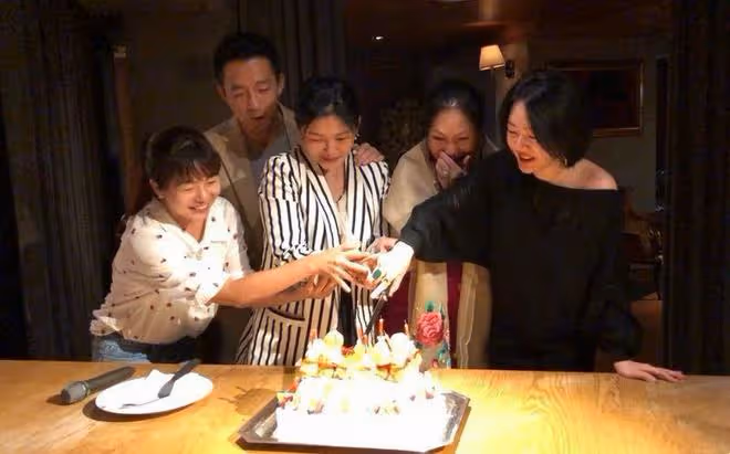 汪小菲和兒女聚會曝光,小玥兒身高到爸爸肩膀,兒子依然不受重視