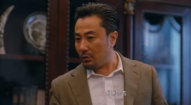 《他是誰》大結局差評一片,挖的幾個坑一個都沒填,編劇真有你的