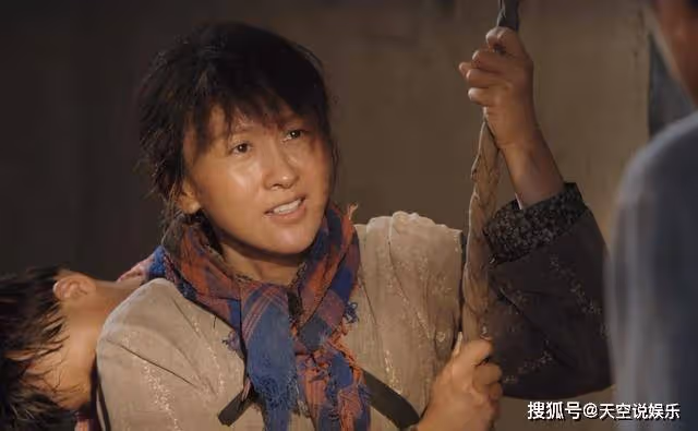 《人生之路》吊著繩子也要上課的華小娟，打了資深20年老師的臉