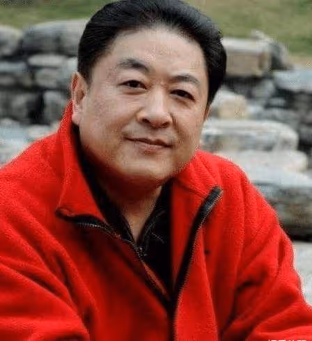 李幼斌為娶嬌妻「凈身出戶」，結束24年婚姻。卻是妻子的第三任丈夫