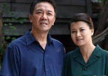 李幼斌為娶嬌妻「凈身出戶」,結束24年婚姻。卻是妻子的第三任丈夫