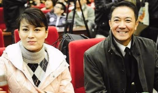 李幼斌為娶嬌妻「凈身出戶」,結束24年婚姻。卻是妻子的第三任丈夫