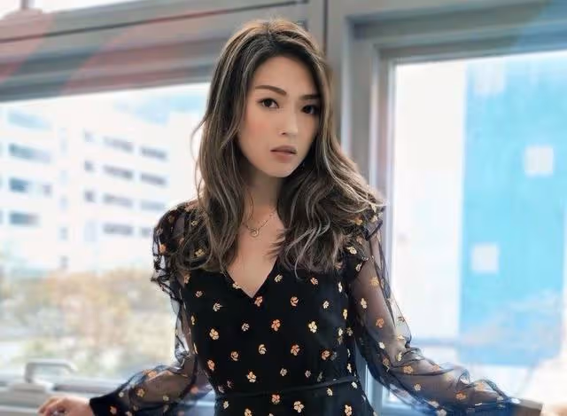 香港知名男星高調迎娶長腿女神,出資300萬辦婚禮,邀請千人參加
