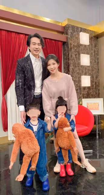 感謝老天厚愛！女星「取卵剩三顆」46歲一次中兩個　結婚8年「甜拍全家福」龍鳳胎長大了