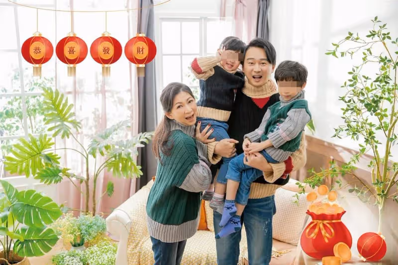 感謝老天厚愛！女星「取卵剩三顆」46歲一次中兩個　結婚8年「甜拍全家福」龍鳳胎長大了
