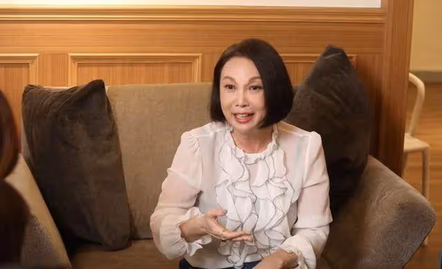 李宗盛二女罕露面!大女兒清純溫婉,二女兒戴鼻環長相渾似父親,網友:這一次林憶蓮輸了