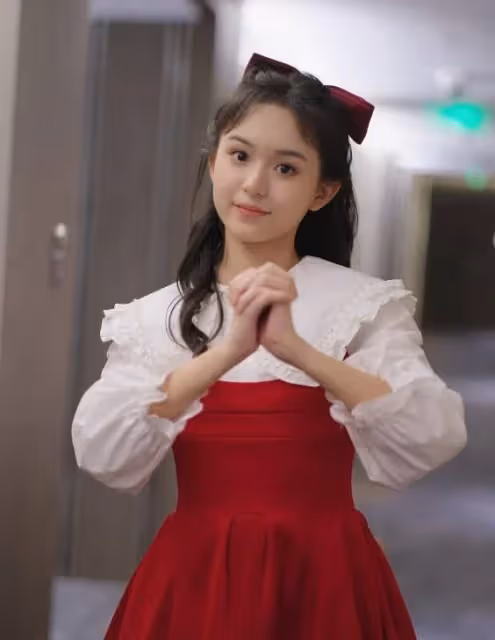 第一眼沒有認出來,當初演過「小羋月」的劉楚恬 ,網友:小可愛變成小美女