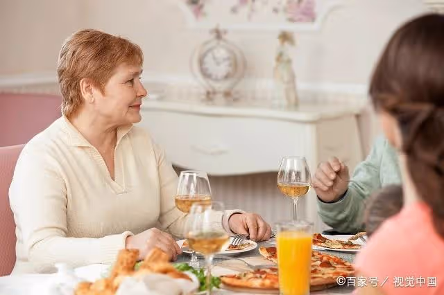 婆婆覺得兒子是公務員要兒媳陪嫁套房,兒媳的回答令人解氣