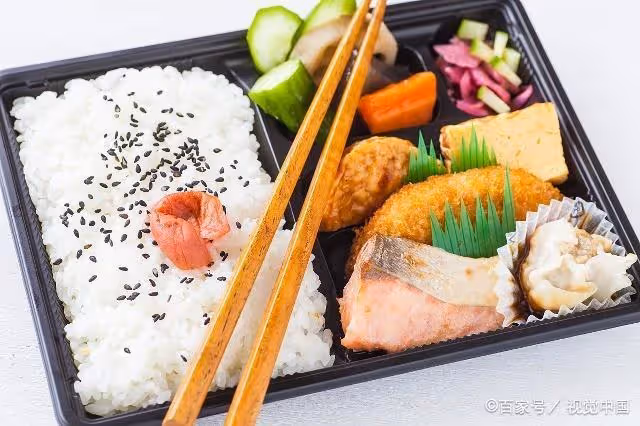 婆婆剩菜剩飯伺候兒媳月子,兒媳點外賣不將就,老公:敗家娘們
