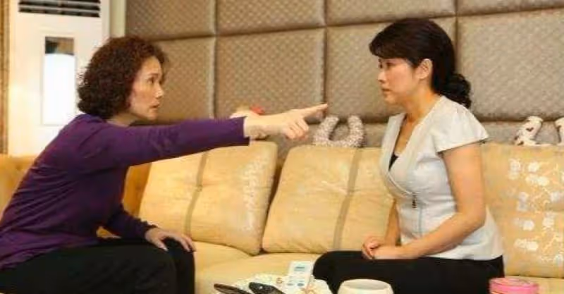 婆婆把兒媳當傭人，兒媳提離婚，兒子給兒媳發條簡訊，兒媳笑出淚