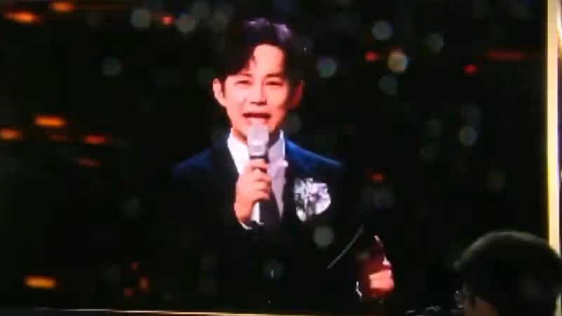 何炅主持能力再封神！與馬英九隔空互動大顯身手，收穫全網高度評價
