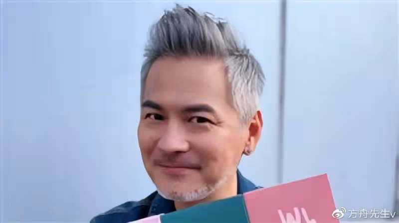 又一對老少戀！52歲馬國賢向小20歲懷孕女友求婚，被吐槽鑽石真小