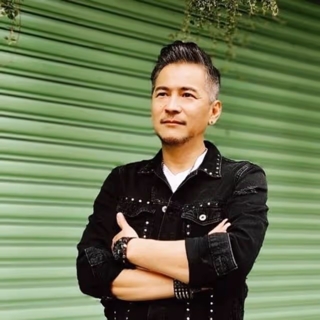 又一對老少戀!52歲馬國賢向小20歲懷孕女友求婚,被吐槽鑽石真小