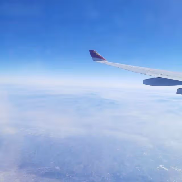 王剛回應清空社交帳號,自稱人很好將回北京做節目,隻字不提移民