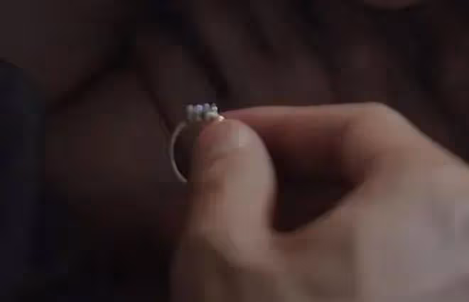 40歲知名歌手泳兒宣布結婚!稱不會生娃,與髮型師男友已交往11年