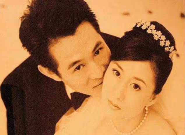 李連杰20億身家全給了利智，前妻黃秋燕住了10年地下室，差別好大