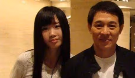 李連杰20億身家全給了利智，前妻黃秋燕住了10年地下室，差別好大