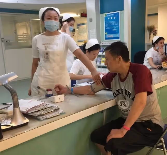婆婆對待二婚兒媳非常好，兒媳懷孕待產，婆婆卻開始偷偷下藥