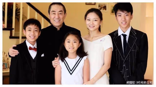 兒子18歲拿導演獎,女兒十歲出書,「老父親」張藝謀的幸福後半生