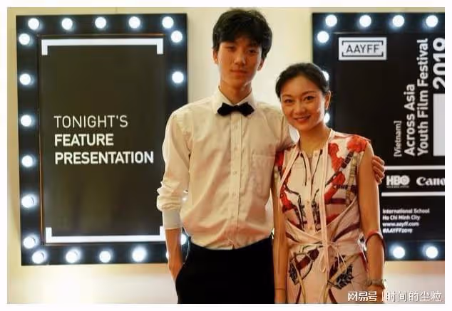 兒子18歲拿導演獎,女兒十歲出書,「老父親」張藝謀的幸福後半生