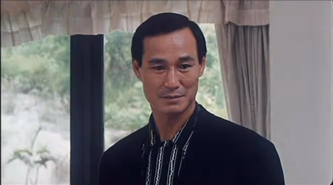 黑道大佬陳惠敏罕現身,老態憔悴走路不穩,曾幫劉嘉玲擺平不雅照