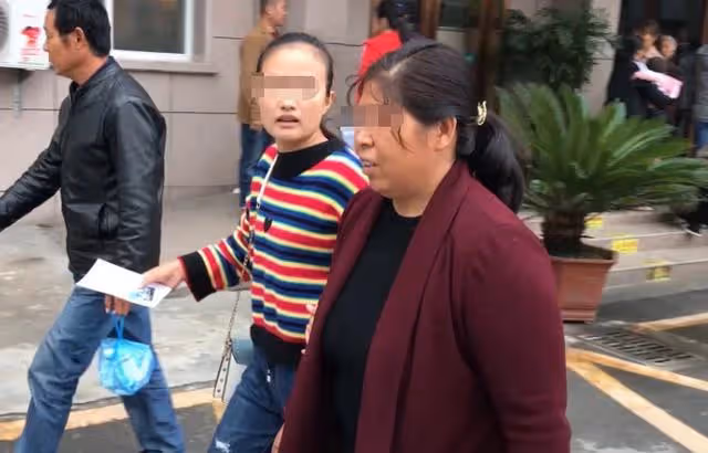 案例:婆婆為了和我們住,霸占了兩套婚房,我媽一計讓她自覺搬走