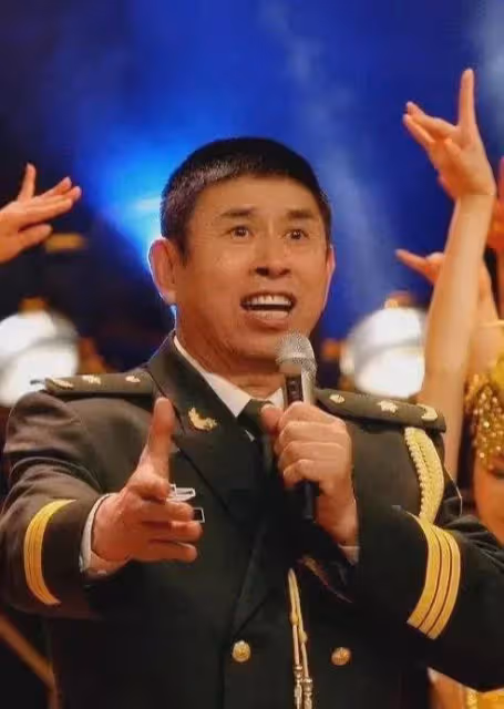 程志追悼會在京舉行,久未露面的劉斌到場,前妻殷秀梅也前來弔唁