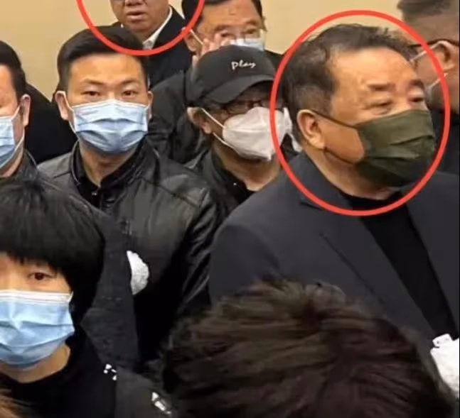 程志追悼會在京舉行,久未露面的劉斌到場,前妻殷秀梅也前來弔唁